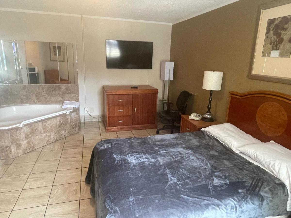Budgetel Inn And Suites - لويفيل المظهر الخارجي الصورة